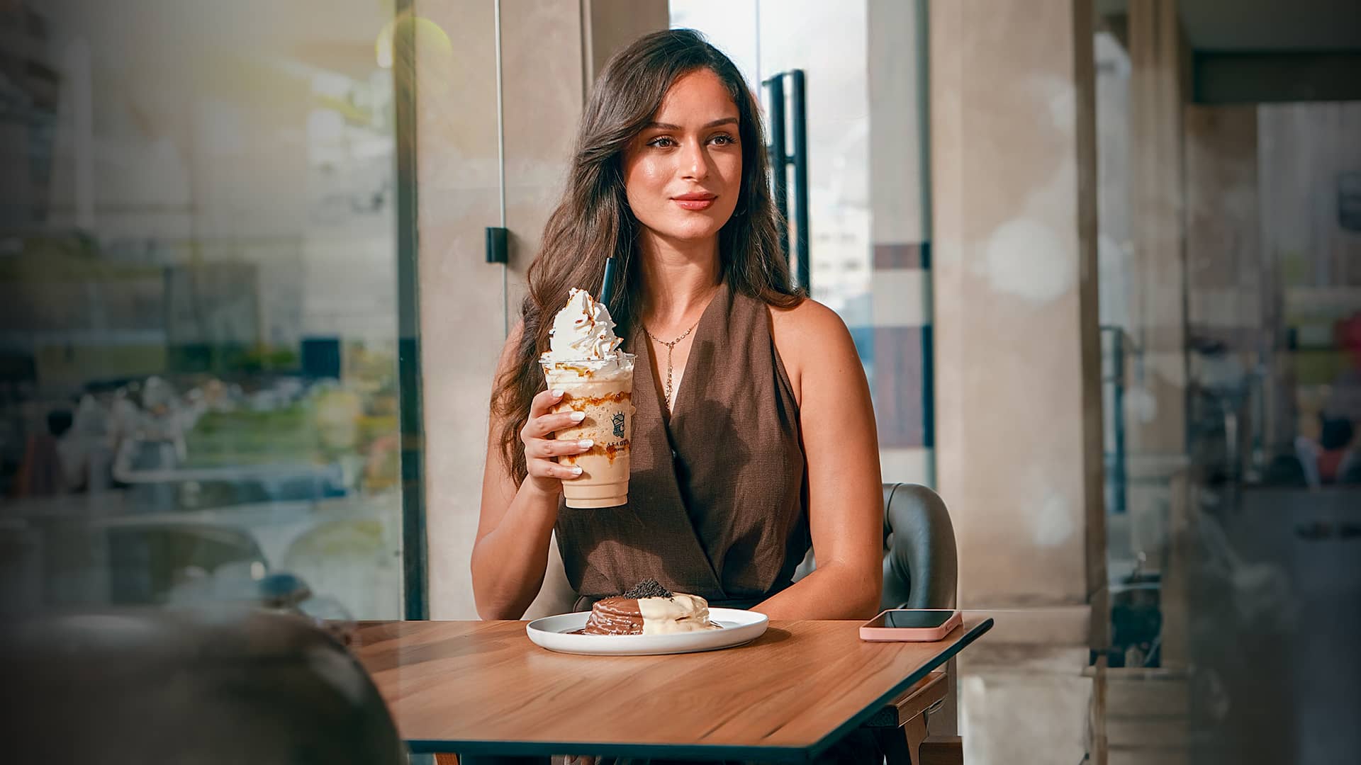 Barista pouring latte art